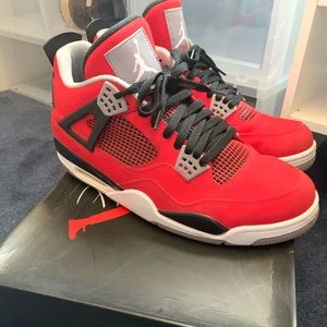 Air Jordan 4 Retro “toro”